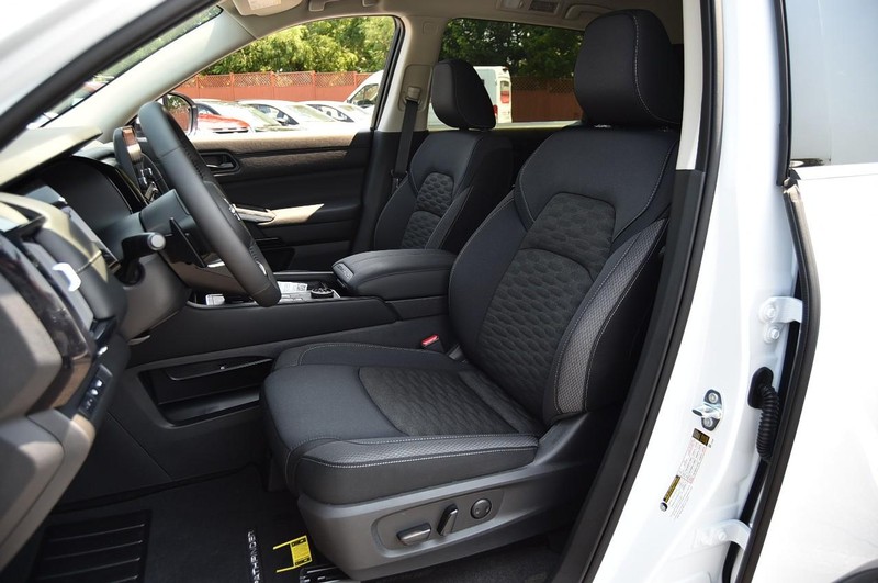 Nissan Pathfinder Vehicle Image 20