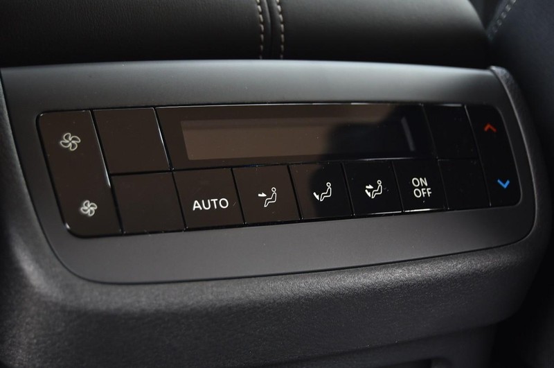 Nissan Pathfinder Vehicle Image 23