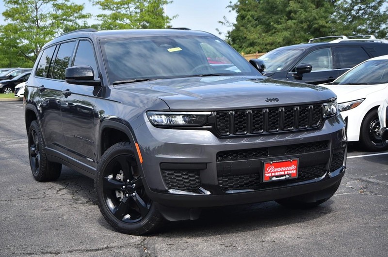 Jeep Grand Cherokee L Vehicle Image 02