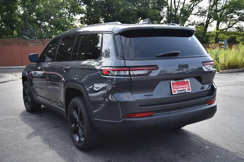 Jeep Grand Cherokee L Vehicle Image 07