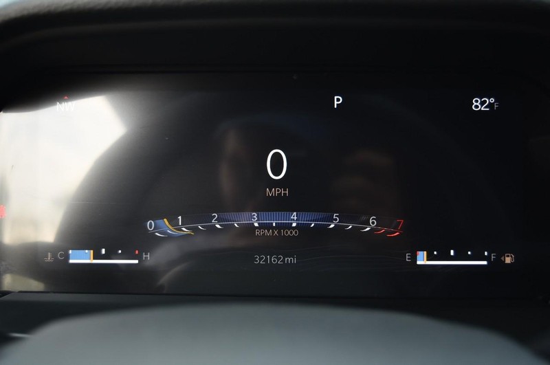 Jeep Grand Cherokee L Vehicle Image 13