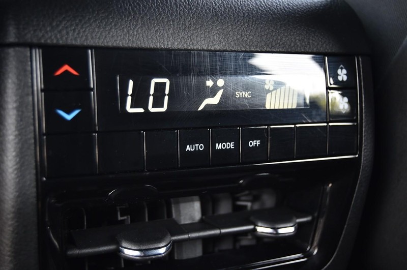 Jeep Grand Cherokee L Vehicle Image 25