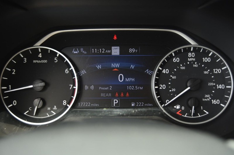 Nissan Maxima Vehicle Image 13