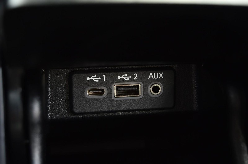 Nissan Maxima Vehicle Image 19