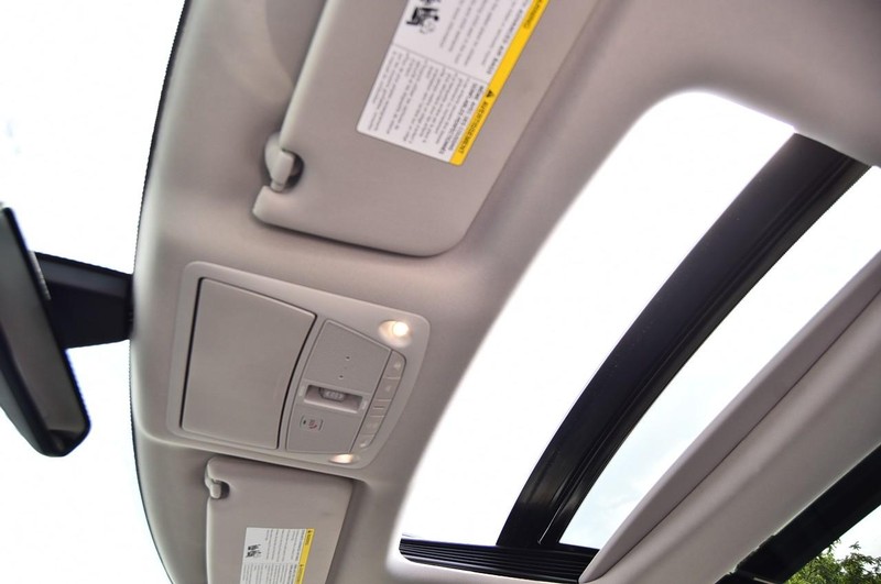 Nissan Maxima Vehicle Image 25