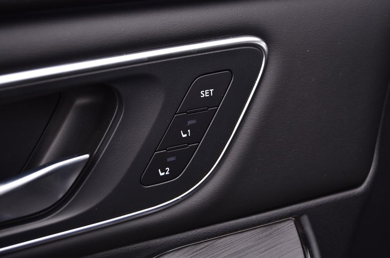 Nissan Rogue Vehicle Image 10