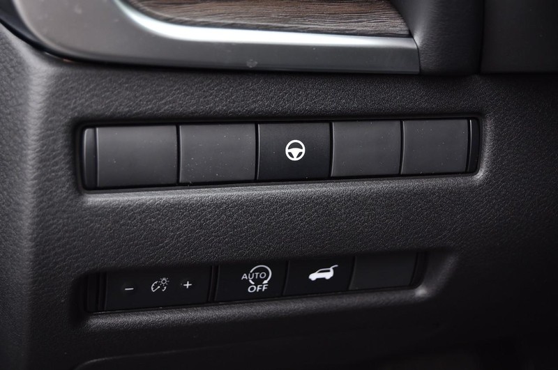 Nissan Rogue Vehicle Image 12