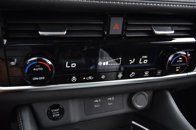 Nissan Rogue Vehicle Image 18