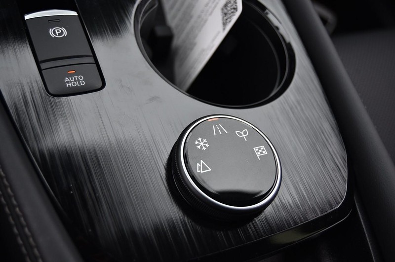 Nissan Rogue Vehicle Image 20