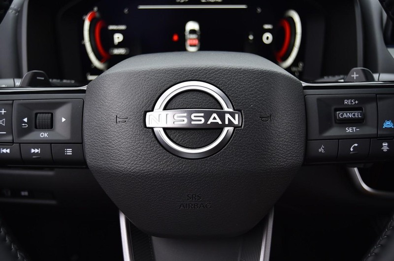 Nissan Rogue Vehicle Image 21