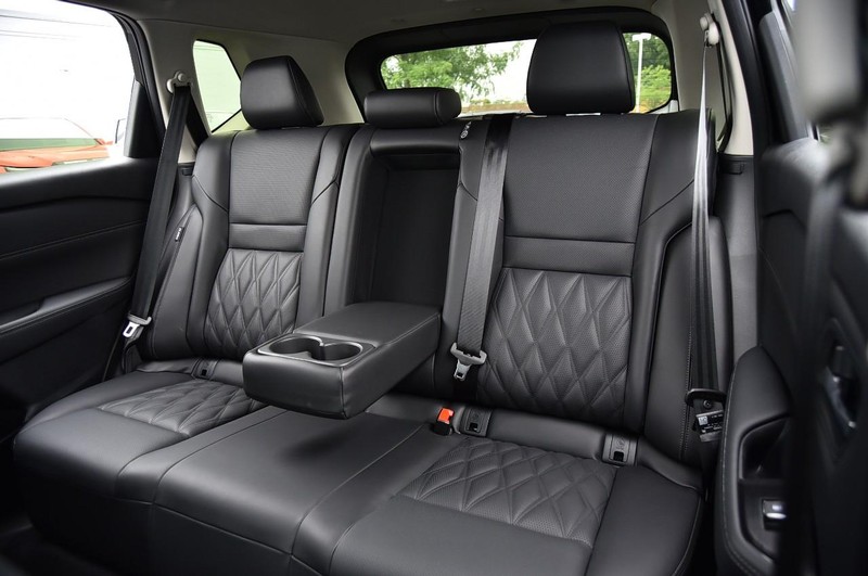 Nissan Rogue Vehicle Image 25