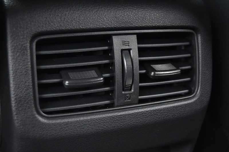 Nissan Rogue Vehicle Image 26