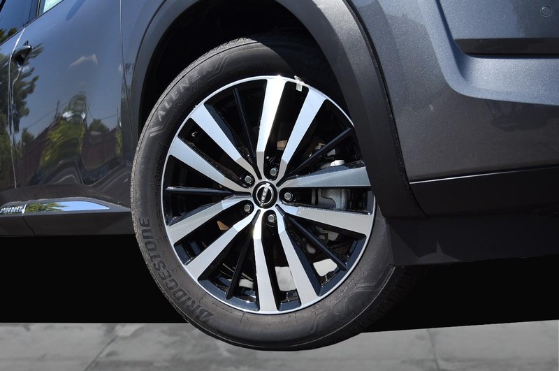 Nissan Pathfinder Vehicle Image 03