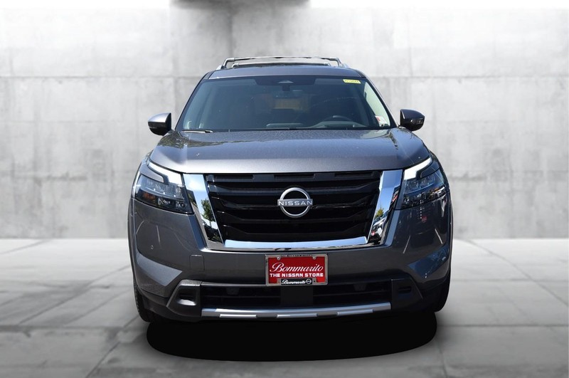 Nissan Pathfinder Vehicle Image 04