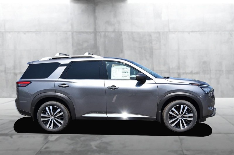 Nissan Pathfinder Vehicle Image 05