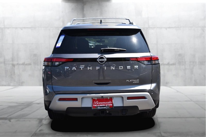 Nissan Pathfinder Vehicle Image 06