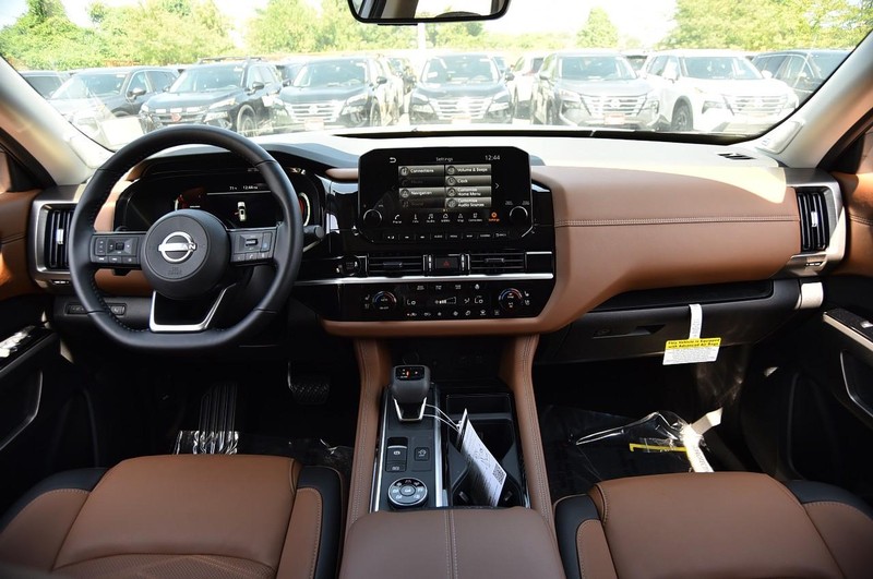 Nissan Pathfinder Vehicle Image 08