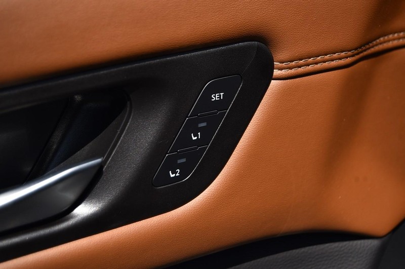 Nissan Pathfinder Vehicle Image 10