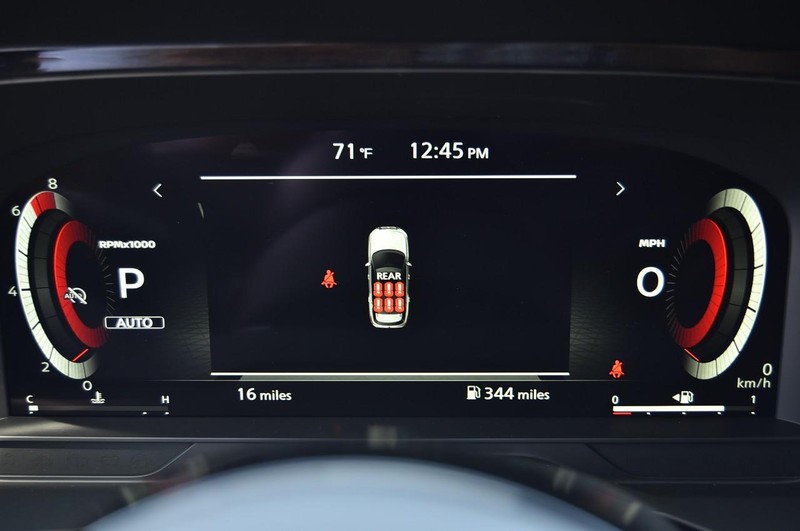 Nissan Pathfinder Vehicle Image 13