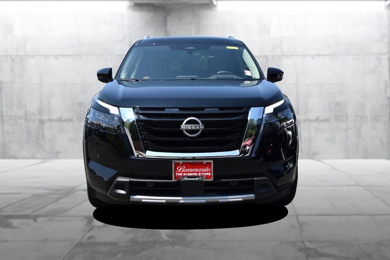 Nissan Pathfinder Vehicle Image 04