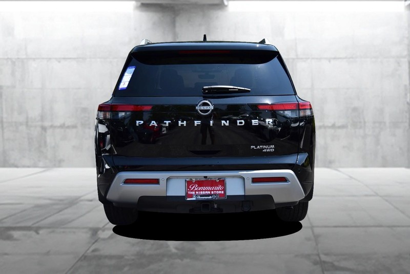 Nissan Pathfinder Vehicle Image 06