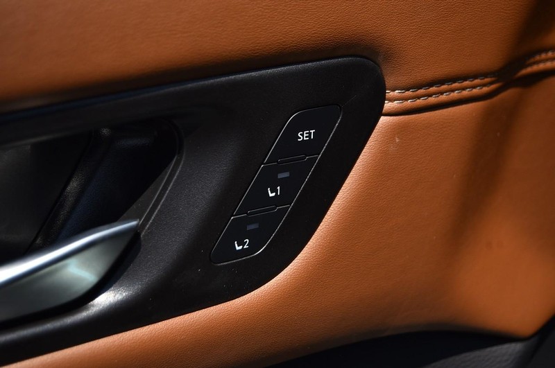 Nissan Pathfinder Vehicle Image 10