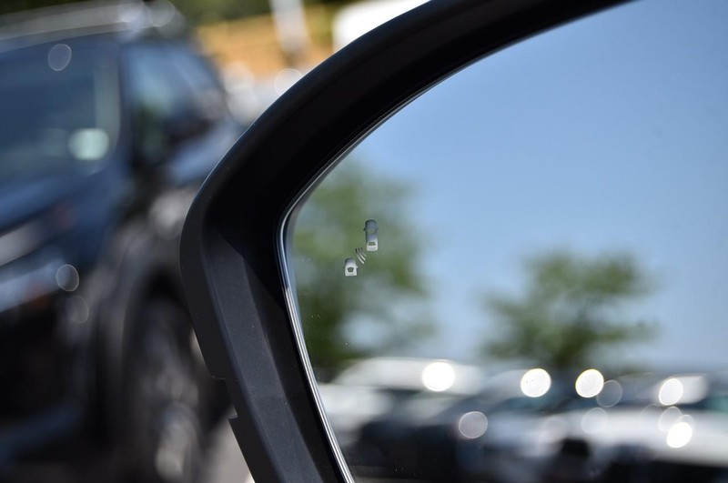 Nissan Pathfinder Vehicle Image 11