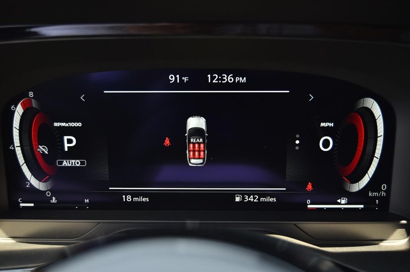 Nissan Pathfinder Vehicle Image 13