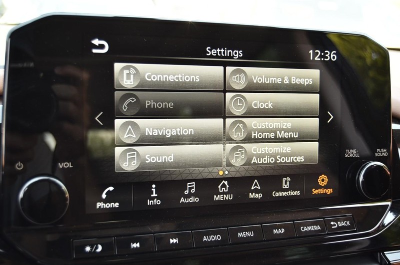 Nissan Pathfinder Vehicle Image 15