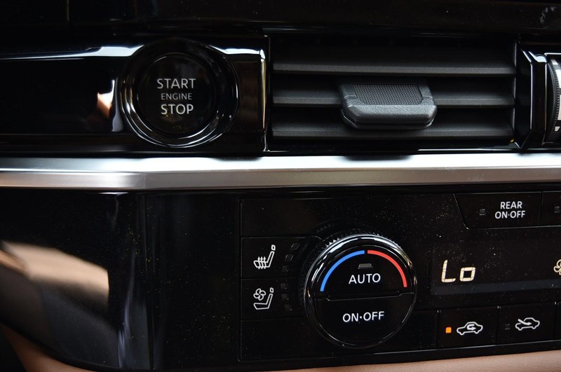 Nissan Pathfinder Vehicle Image 18