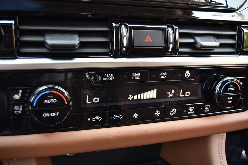 Nissan Pathfinder Vehicle Image 19