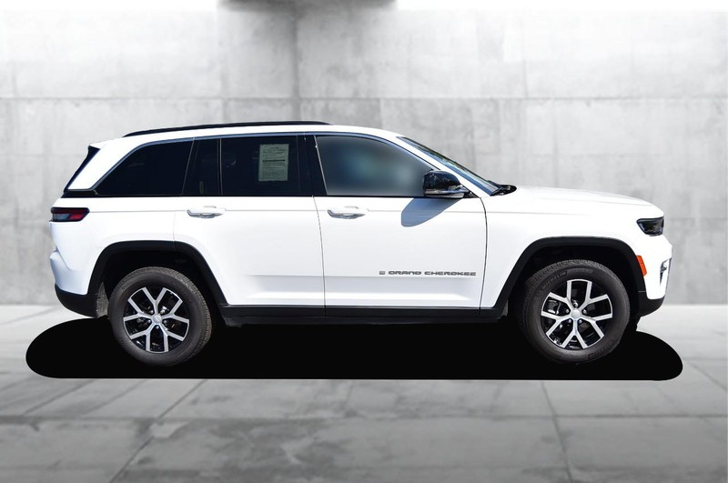 Jeep Grand Cherokee Vehicle Image 05