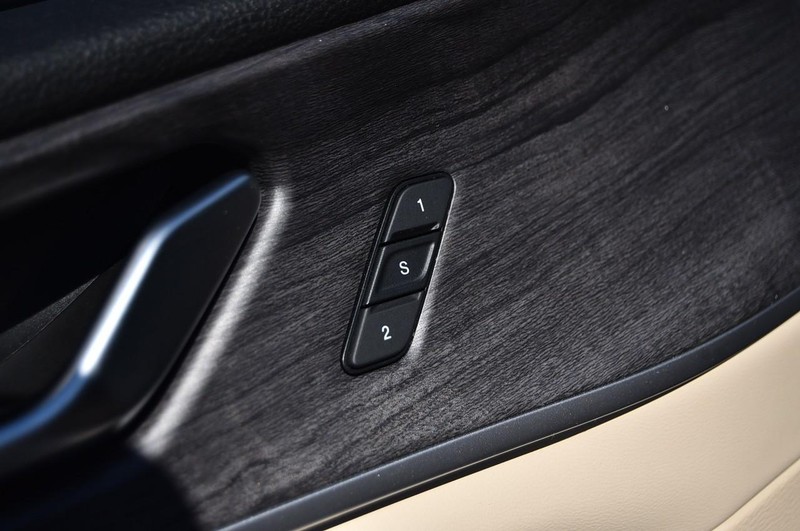Jeep Grand Cherokee Vehicle Image 10