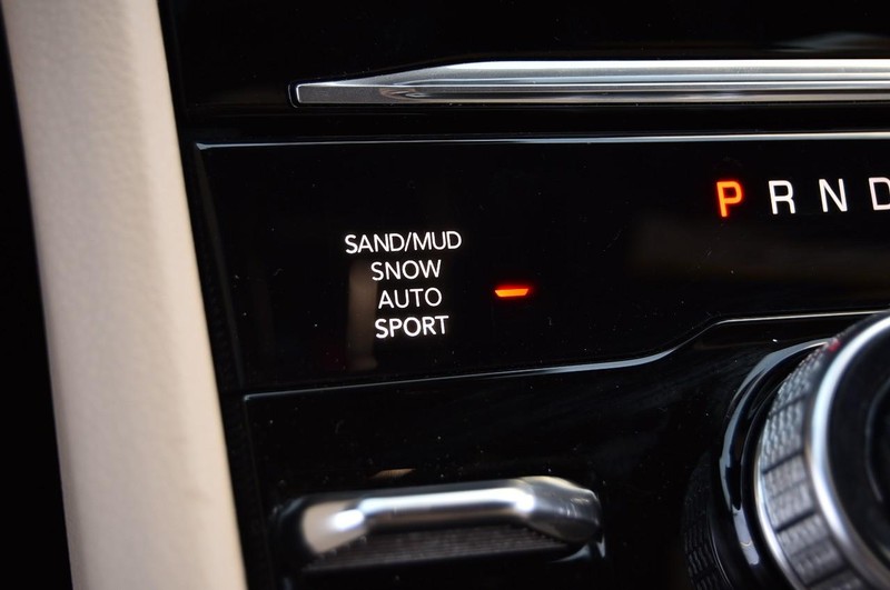 Jeep Grand Cherokee Vehicle Image 19