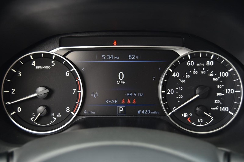 Nissan Altima Vehicle Image 12
