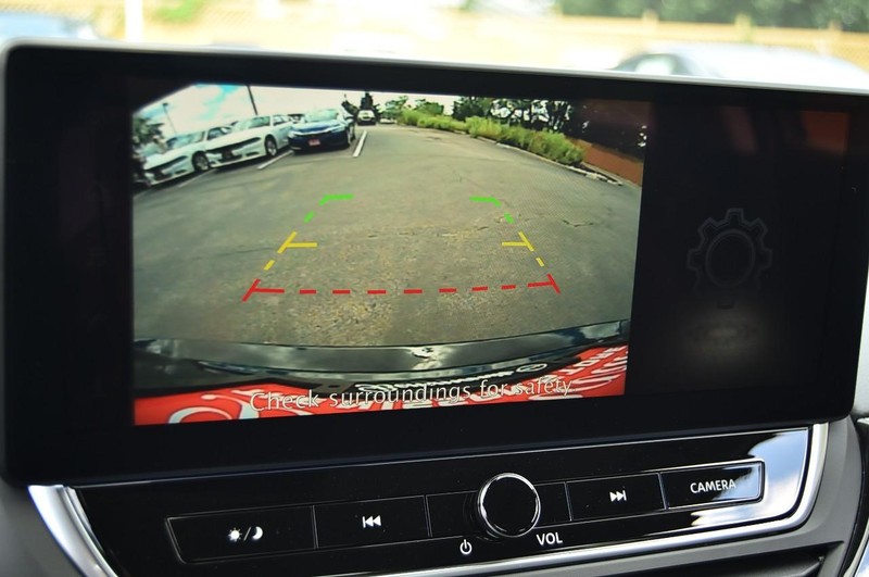 Nissan Altima Vehicle Image 13