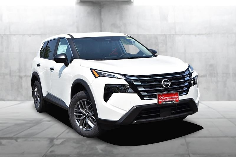 Nissan Rogue Vehicle Image 02