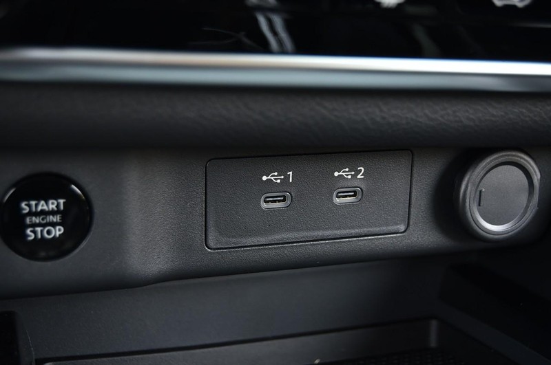 Nissan Rogue Vehicle Image 16