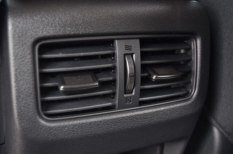 Nissan Rogue Vehicle Image 22