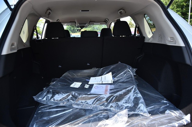 Nissan Rogue Vehicle Image 23