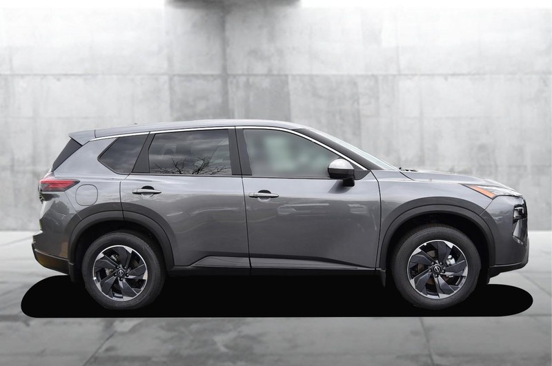 Nissan Rogue Vehicle Full-screen Gallery Image 5