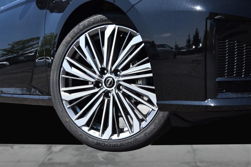 Nissan Altima Vehicle Image 03