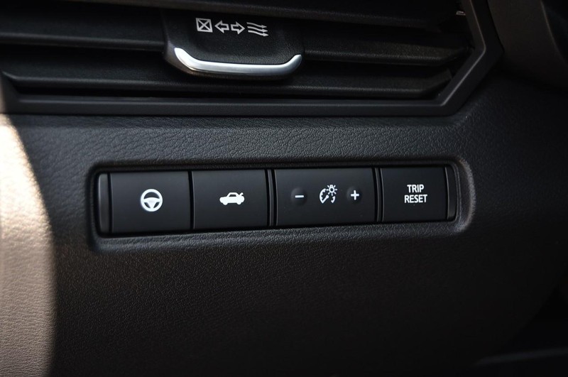 Nissan Altima Vehicle Image 11