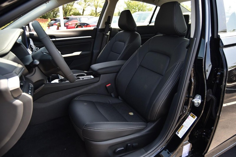 Nissan Altima Vehicle Image 20