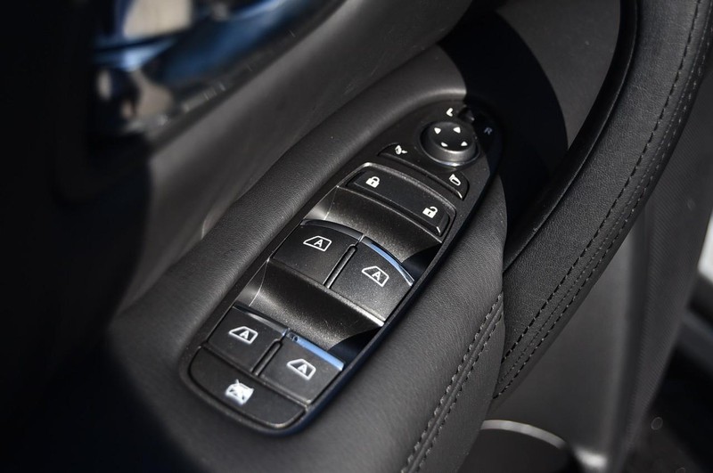 Nissan Armada Vehicle Image 09