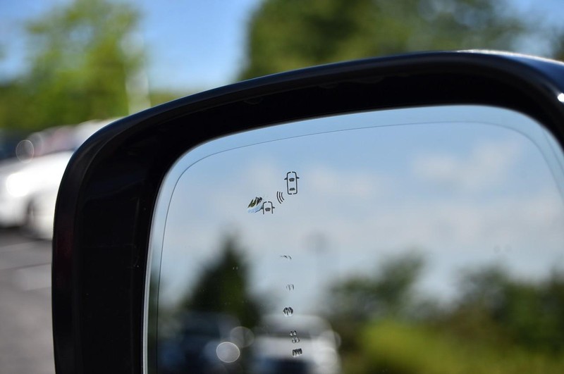 Nissan Armada Vehicle Image 10