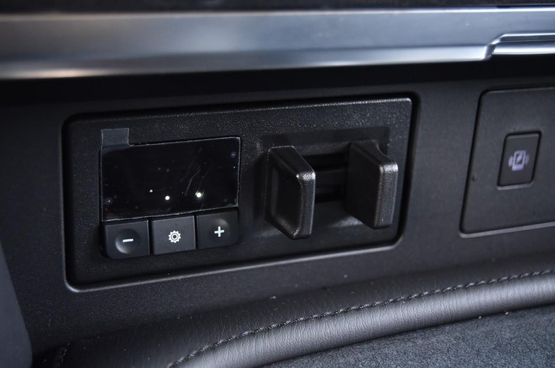 Nissan Armada Vehicle Image 16