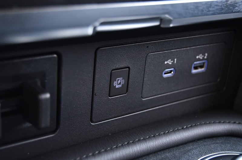 Nissan Armada Vehicle Image 17