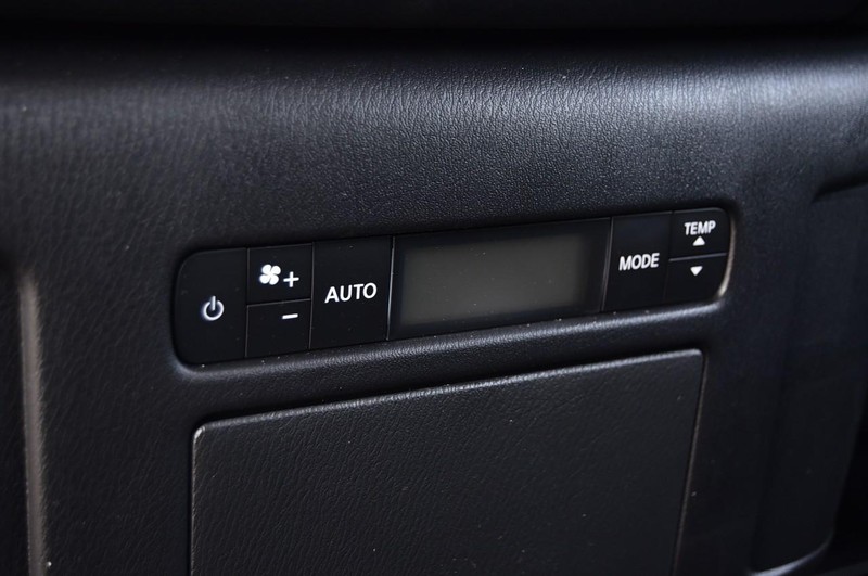 Nissan Armada Vehicle Image 25