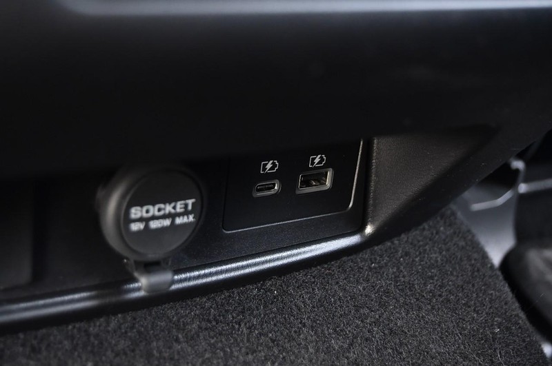Nissan Armada Vehicle Image 26